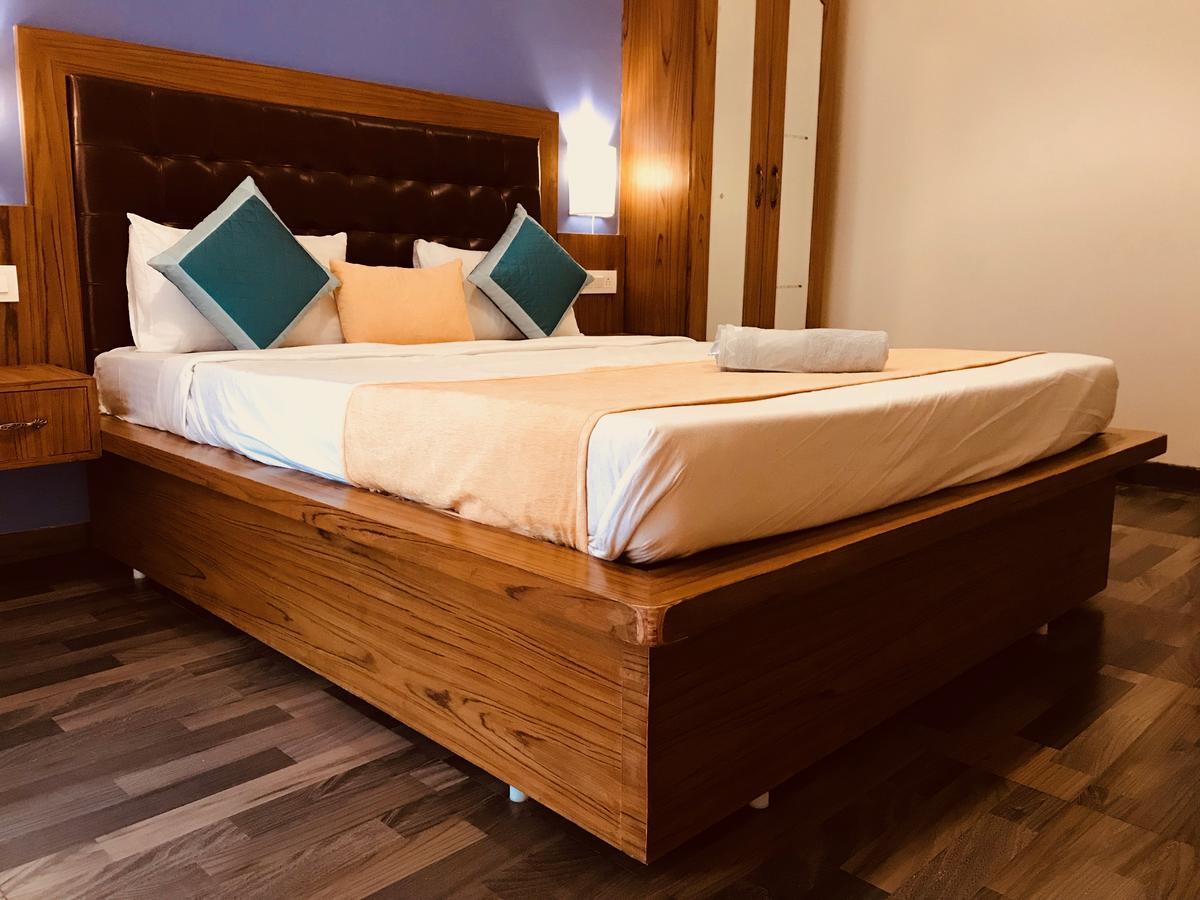 Royale Nirvana Resort Arpora Buitenkant foto