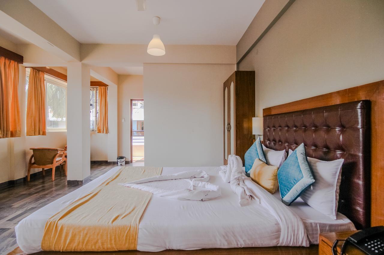 Royale Nirvana Resort Arpora Buitenkant foto